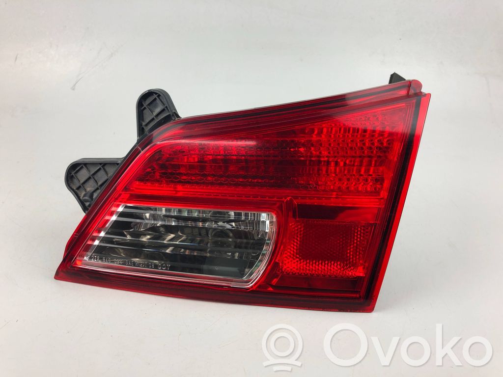 Subaru Outback Takaluukun takavalot 