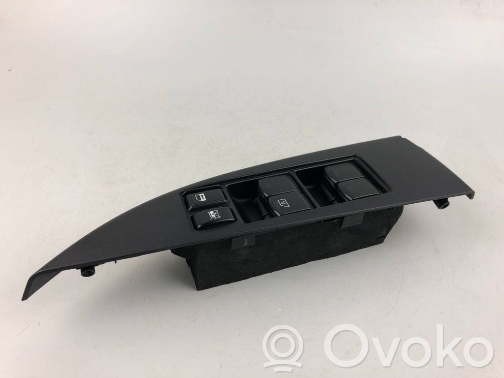 Subaru Outback Electric window control switch 