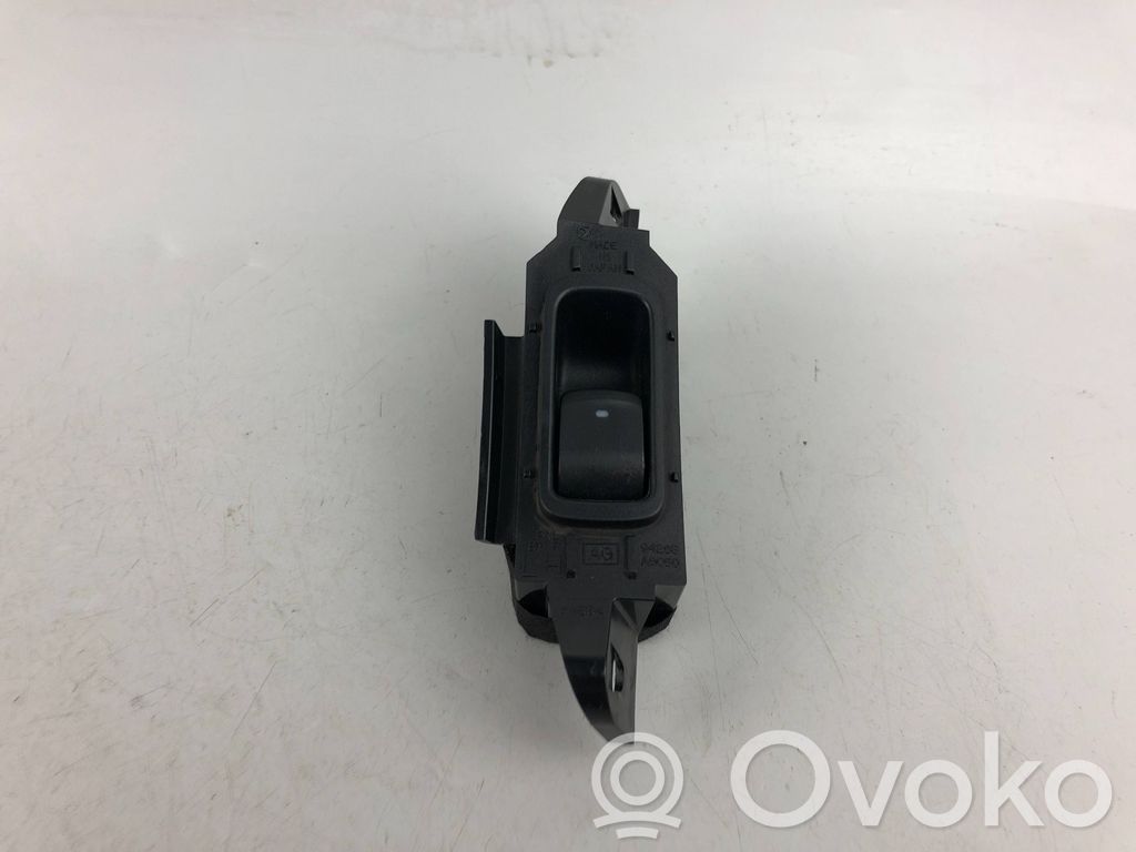 Subaru Outback Electric window control switch 