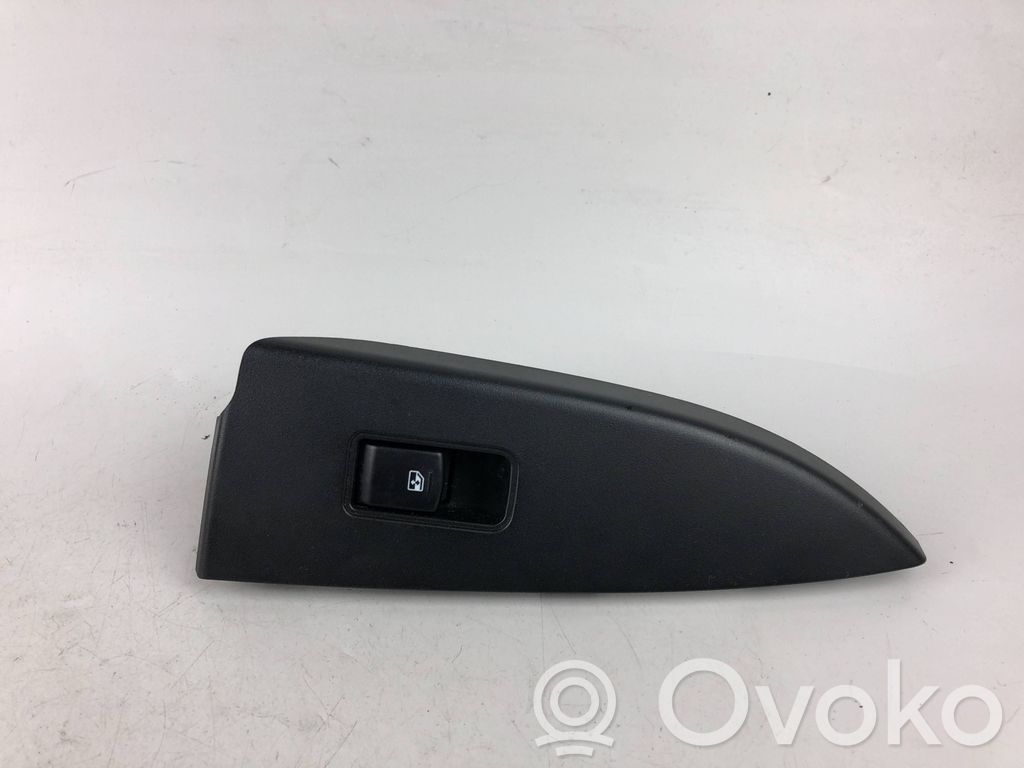 Subaru Outback Electric window control switch 