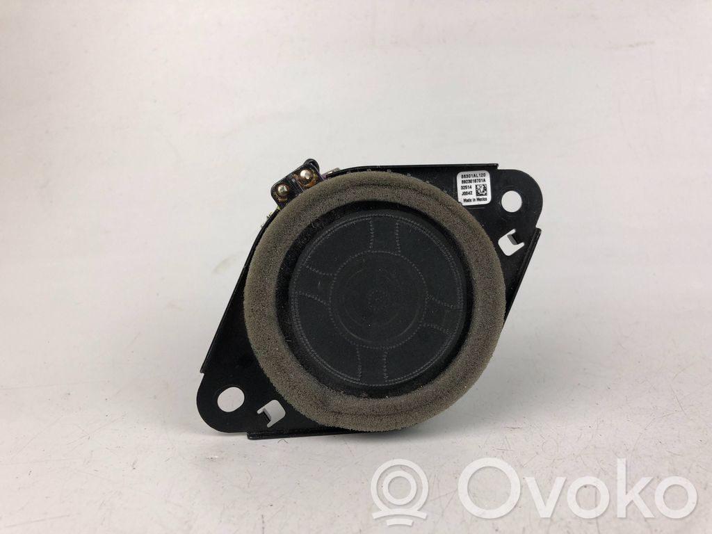 Subaru Outback (BS) Altavoz del panel 