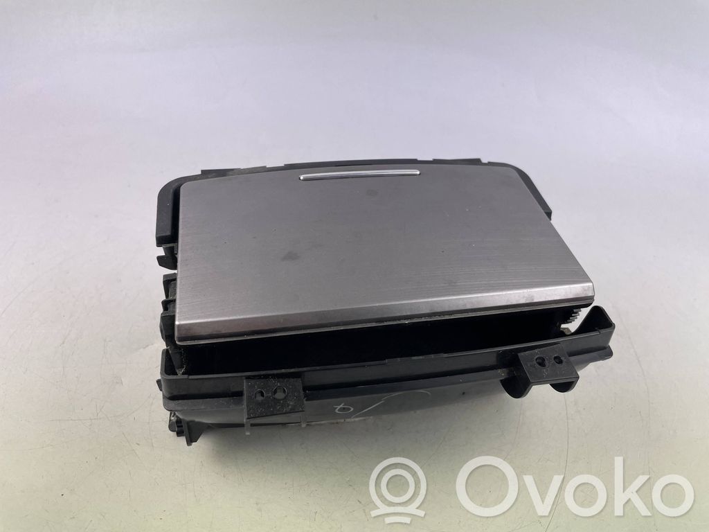Subaru Legacy Cup holder 