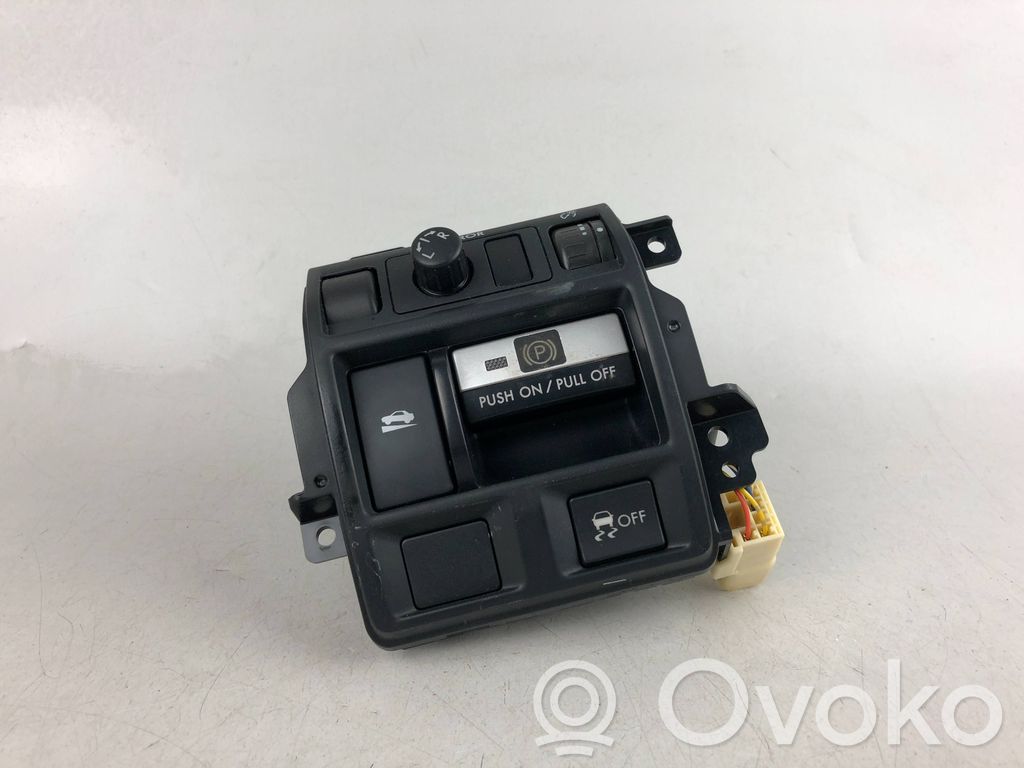 Subaru Outback Wing mirror switch 