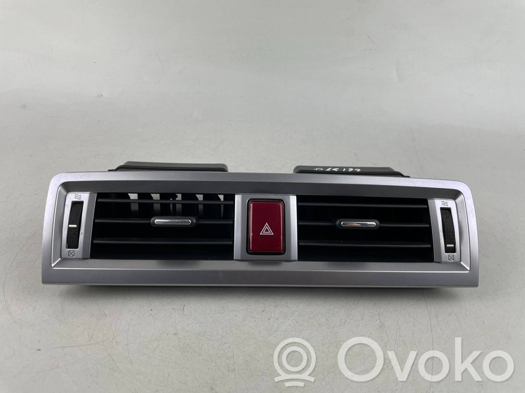 Subaru Outback (BS) Centrinės oro grotelės 