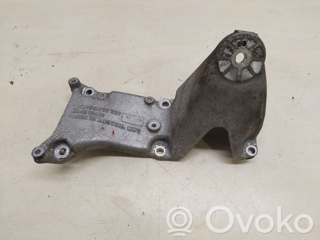 Volkswagen Touareg II Engine mounting bracket 