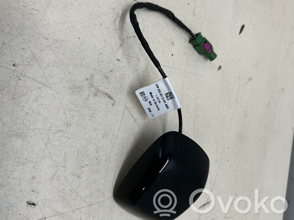 GPS-pystyantenni   7PP035507D