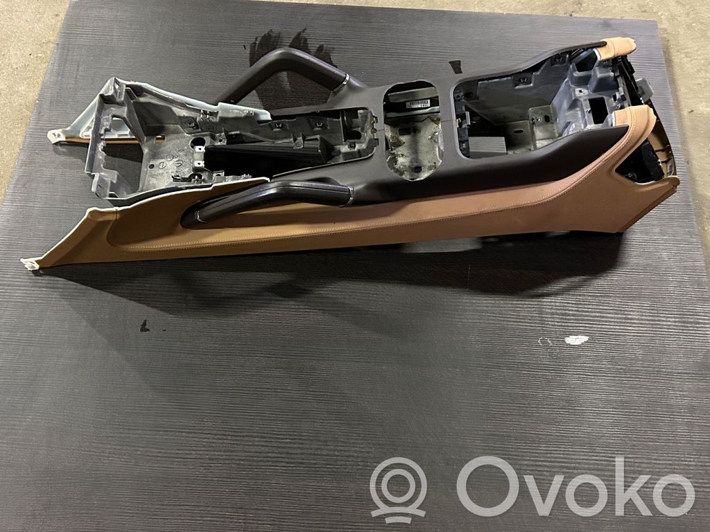 Porsche Cayenne (92A) Consola central 