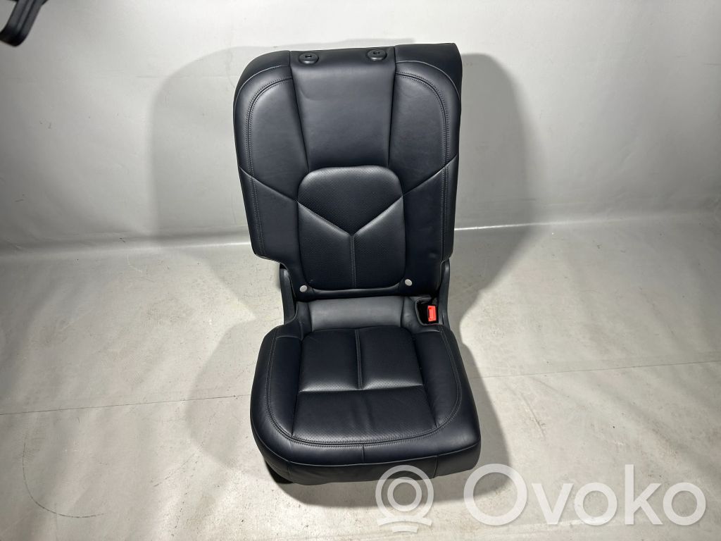 Porsche Cayenne (92A) Takaistuin 