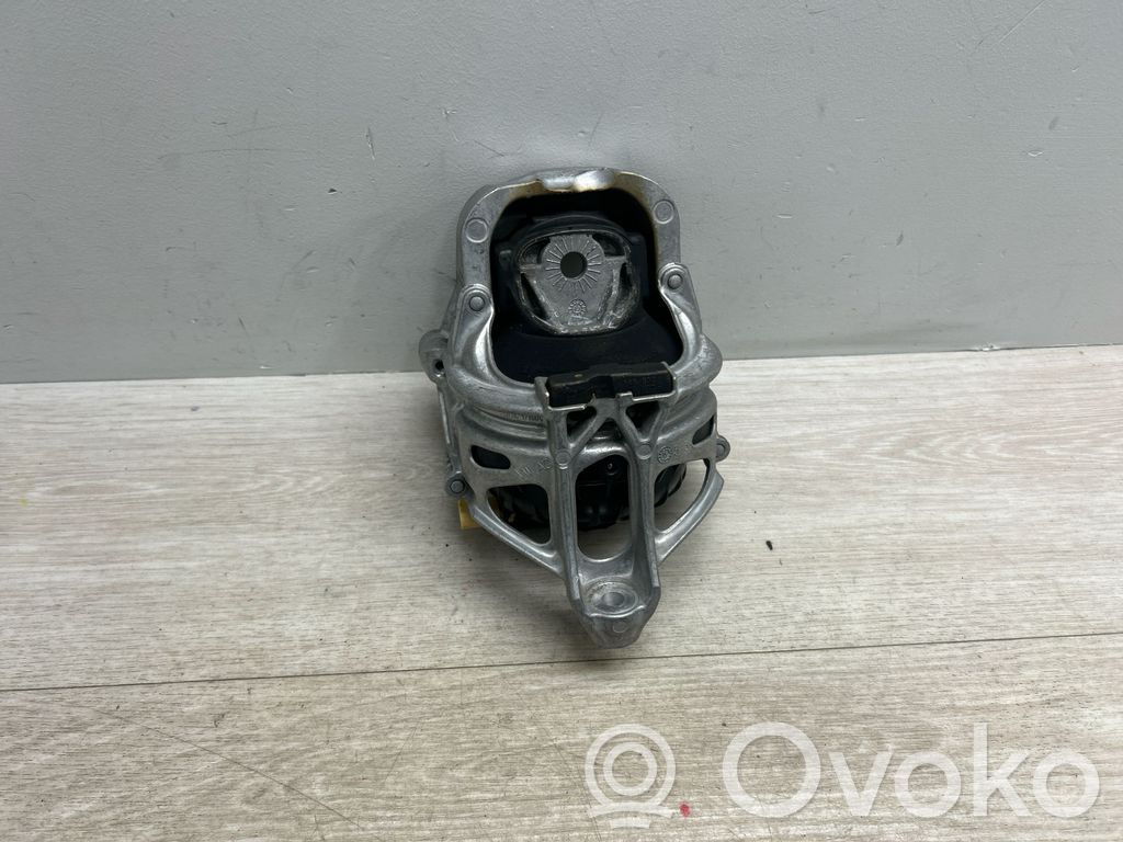 Porsche Cayenne (9Y0 9Y3) Engine mount bracket 