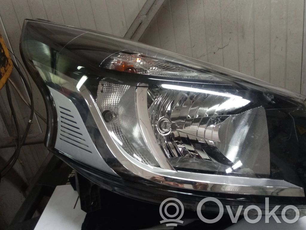 Renault Trafic III (X82) Phare frontale 
