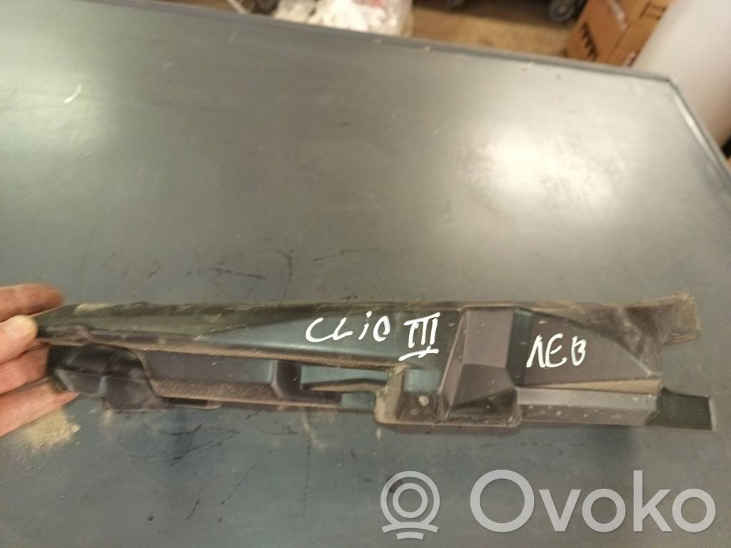 Renault Clio III Front bumper mounting bracket 