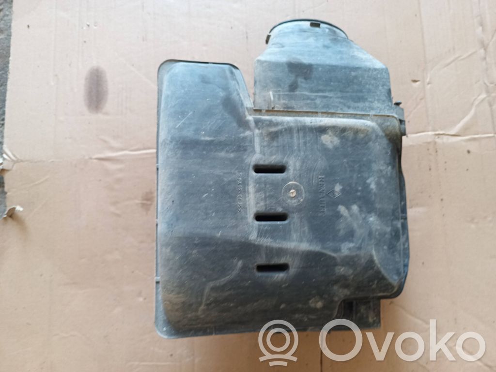 Renault Kangoo I Ilmansuodattimen kotelo 