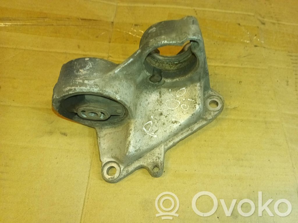 Peugeot 406 Driveshaft support bearing bracket 