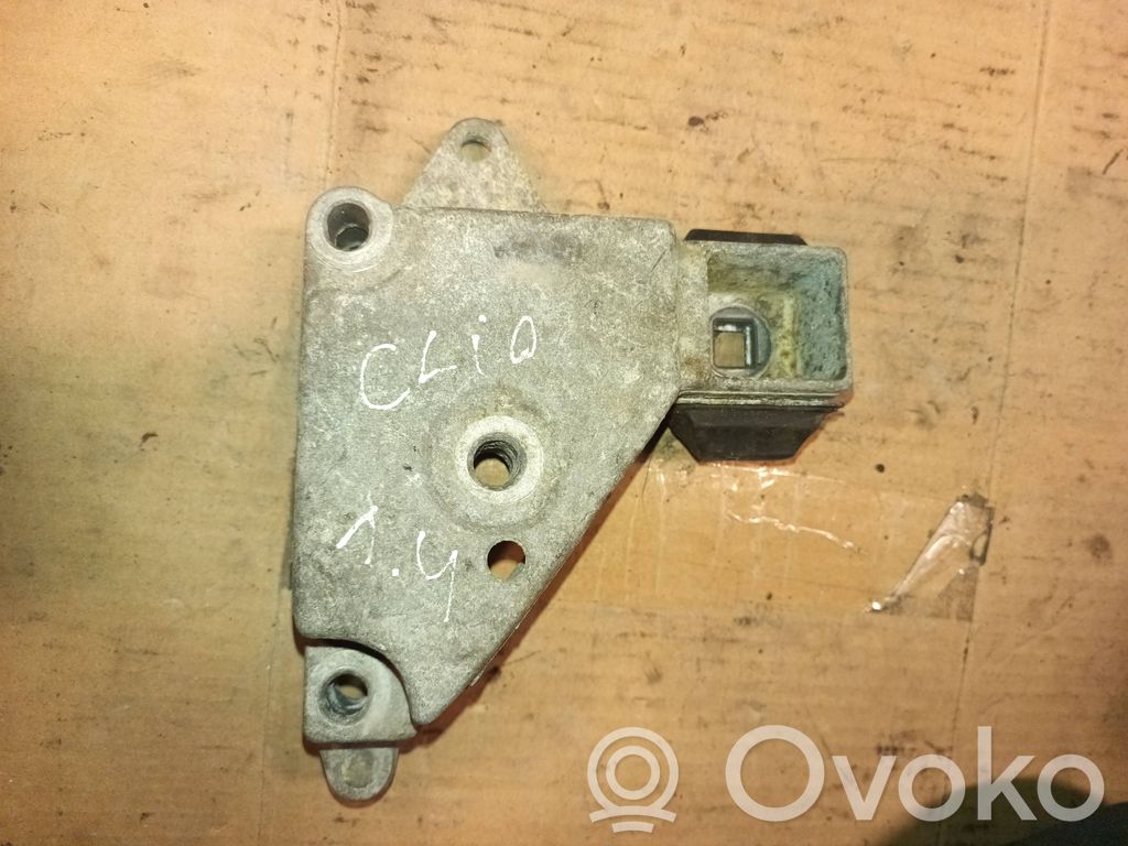 Renault Kangoo I Engine mounting bracket 
