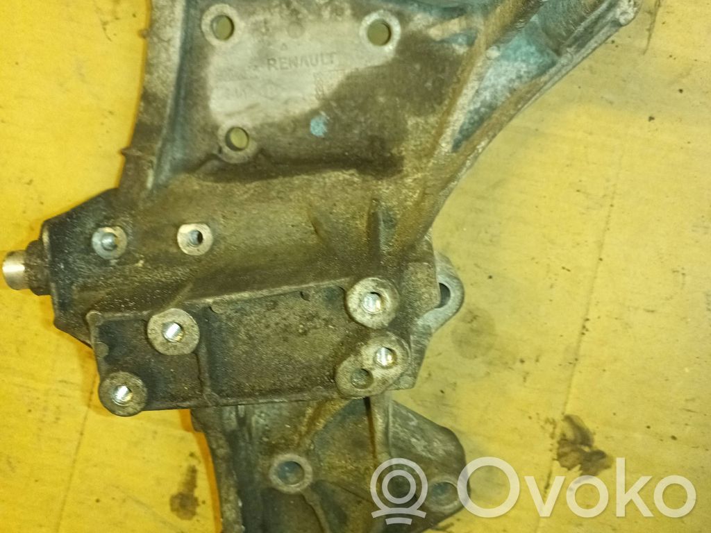 Renault Scenic I Engine mounting bracket 