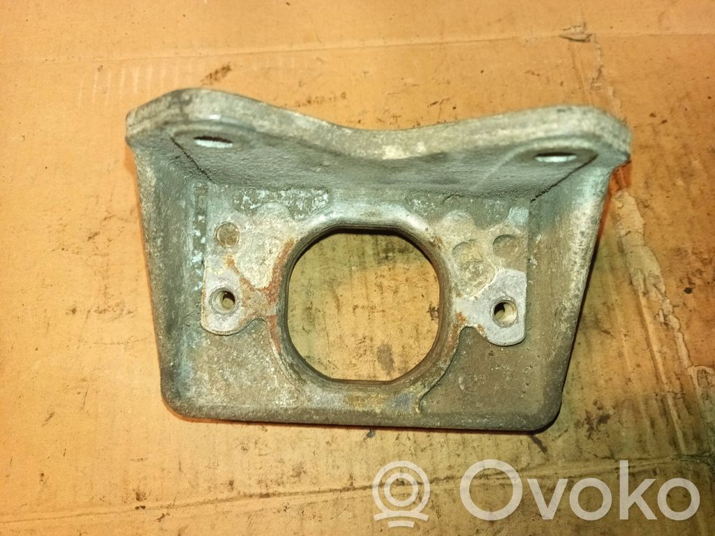 Engine mounting bracket   107258