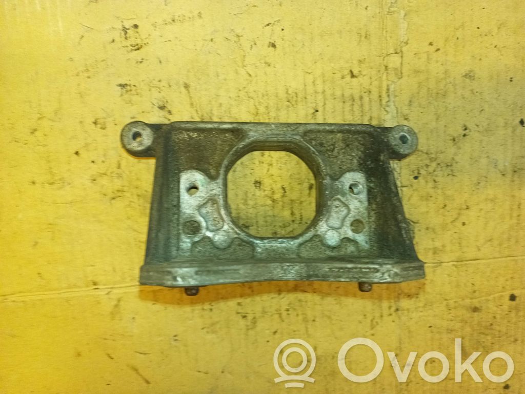 Renault Master II Engine mounting bracket 