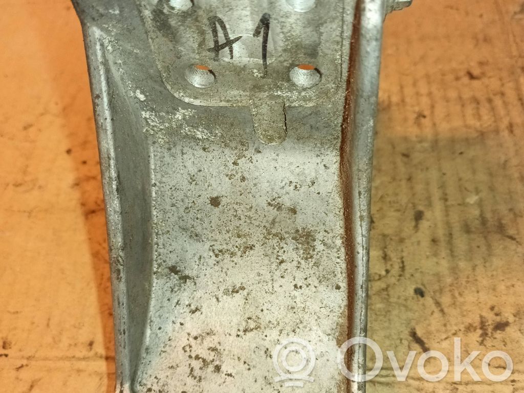Renault Master II EGR valve cooler bracket 