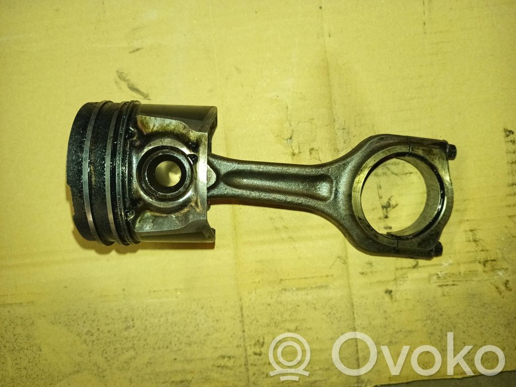Citroen C3 Piston with connecting rod 