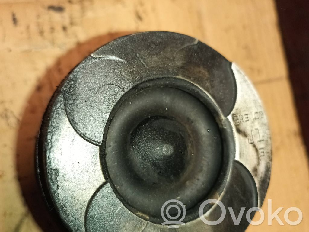 Piston   G9U