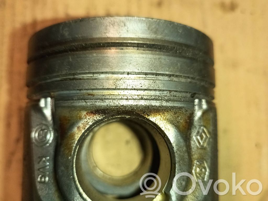 Renault Trafic II (X83) Piston 