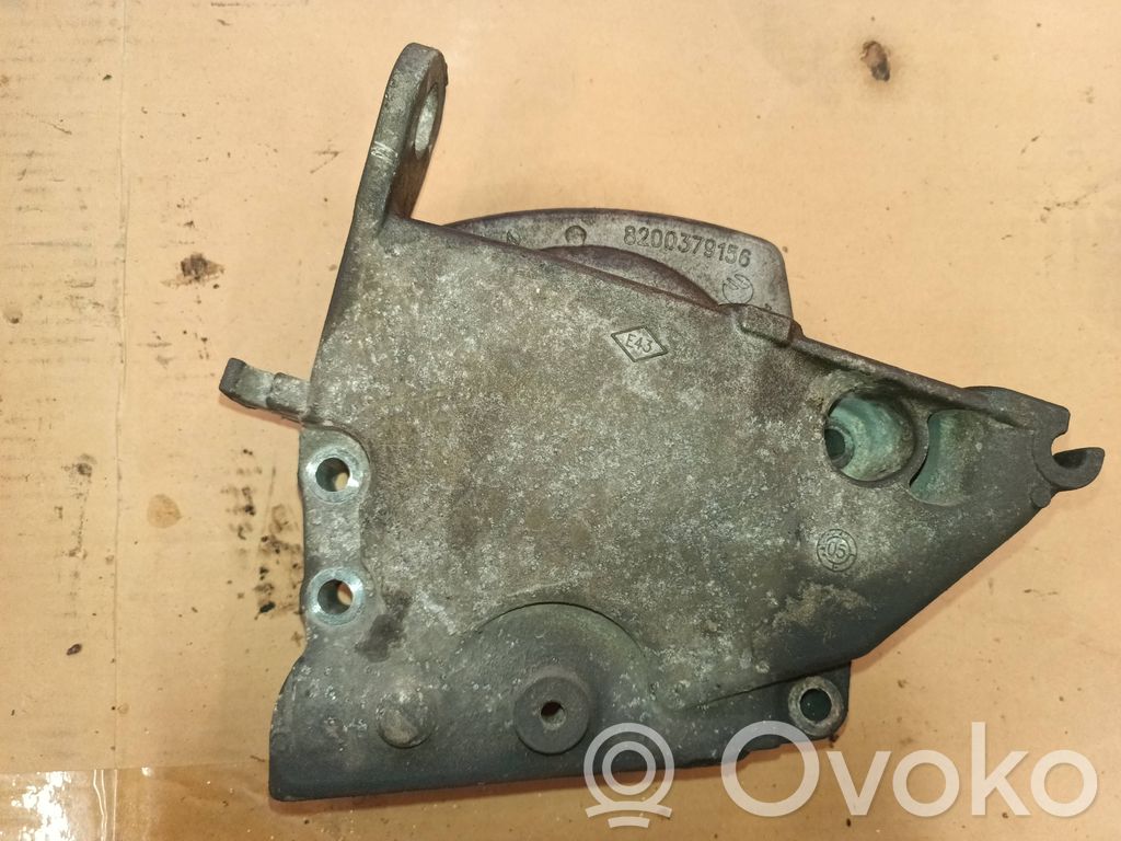 Renault Clio III Engine mounting bracket 