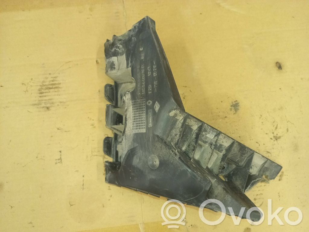 Renault Clio III Soporte de montaje del parachoques trasero 