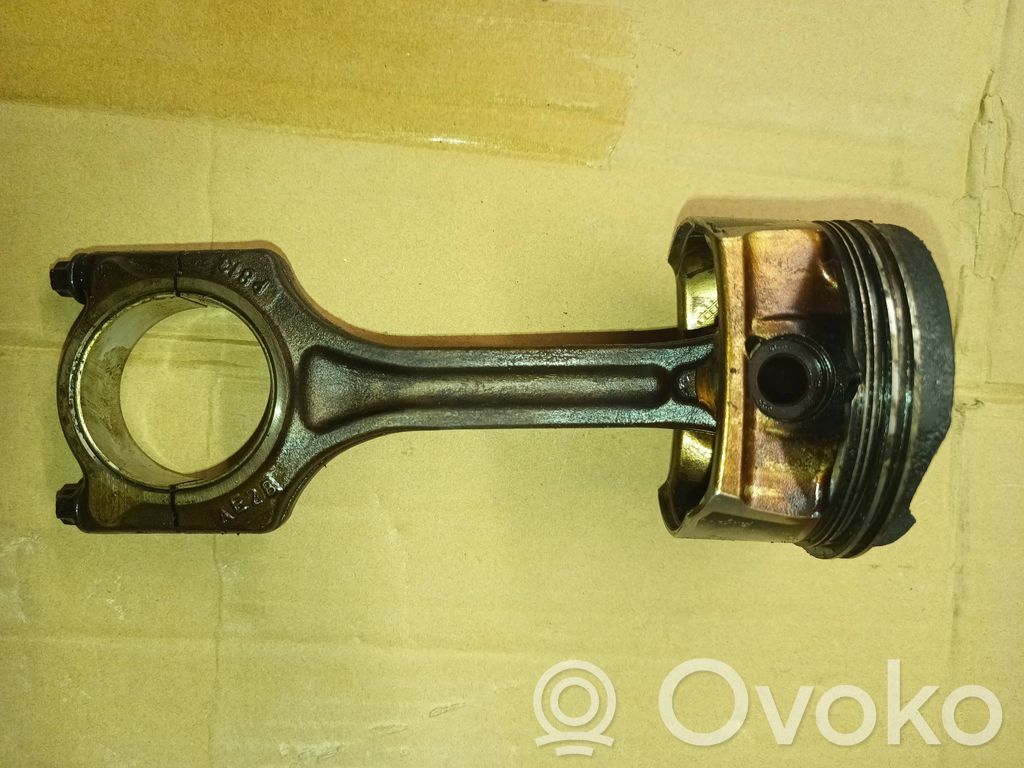 Pistón con biela   P813