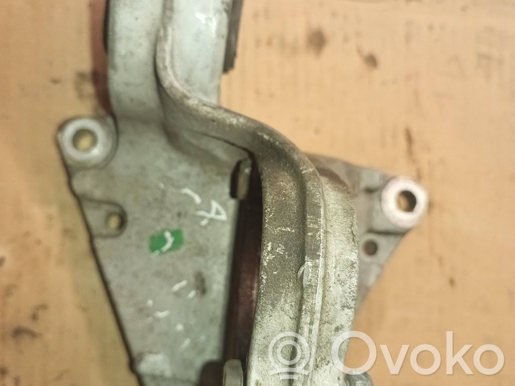 Citroen C8 Pusašio pakabinamo guolio kronšteinas 