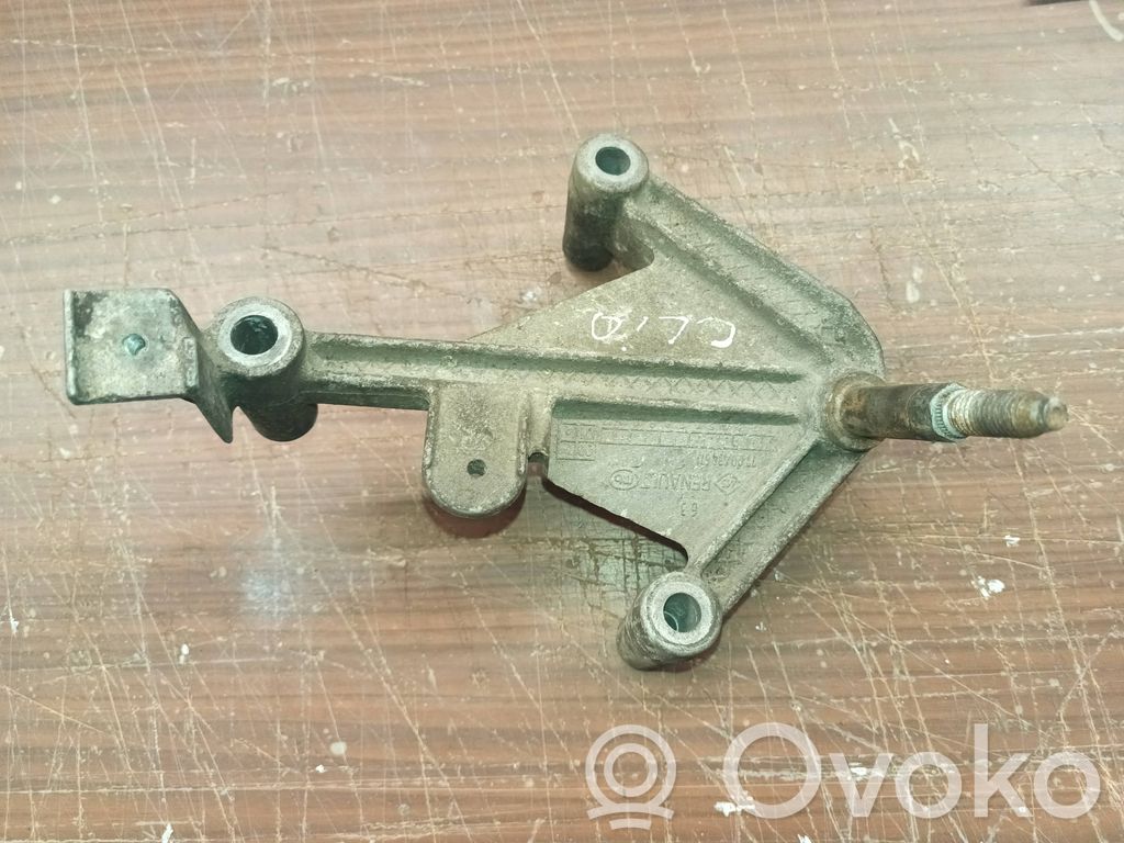Engine mounting bracket   7700434671