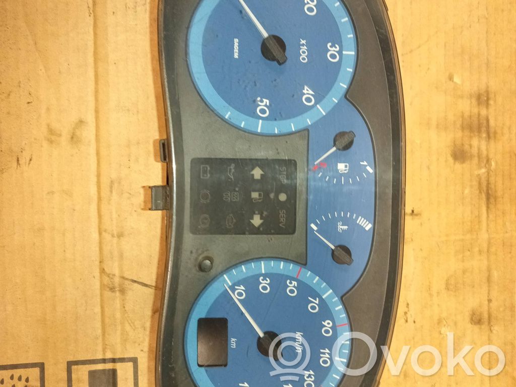 Renault Master II Geschwindigkeitsmesser Cockpit 