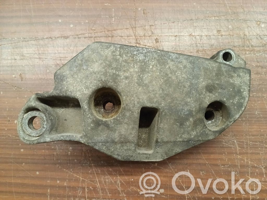 Engine mounting bracket   8200159772A,8200159772,91168224