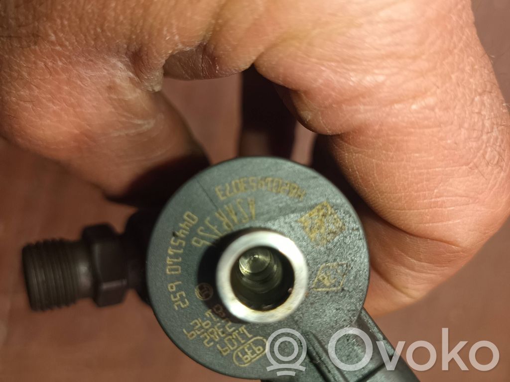 Dacia Duster Fuel injector 
