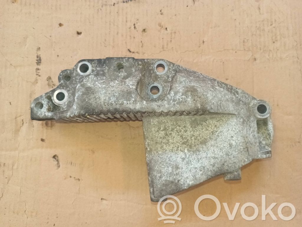 Renault Master III Engine mounting bracket 