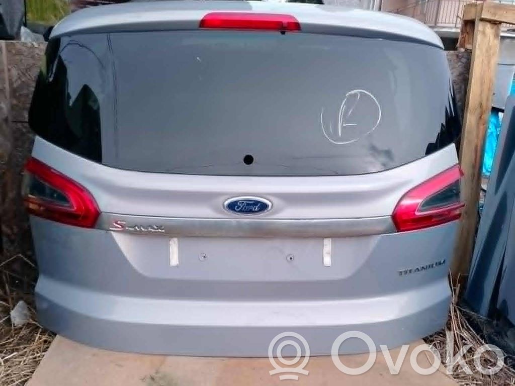 Tailgate/trunk/boot lid   016