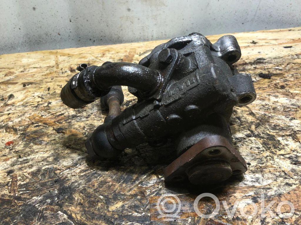 Volkswagen PASSAT B5.5 Power steering pump 