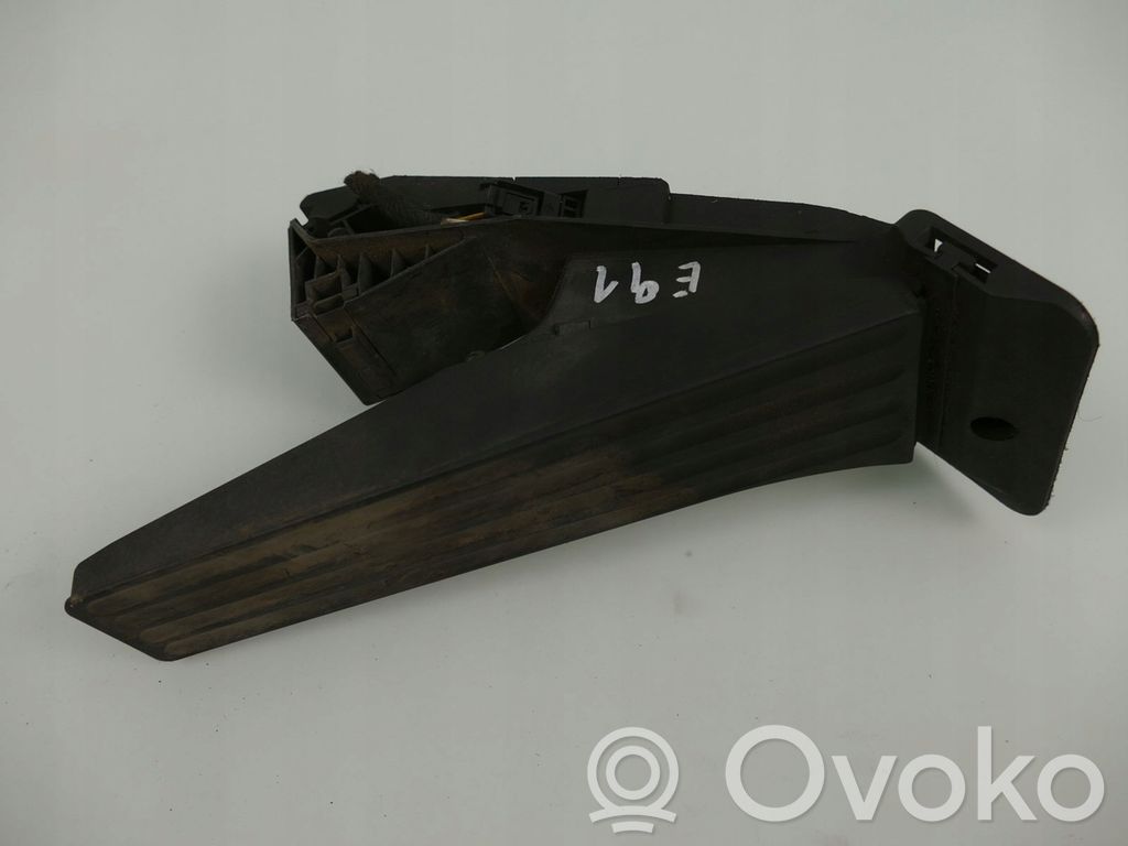 Akceleratoriaus pedalas   6789999