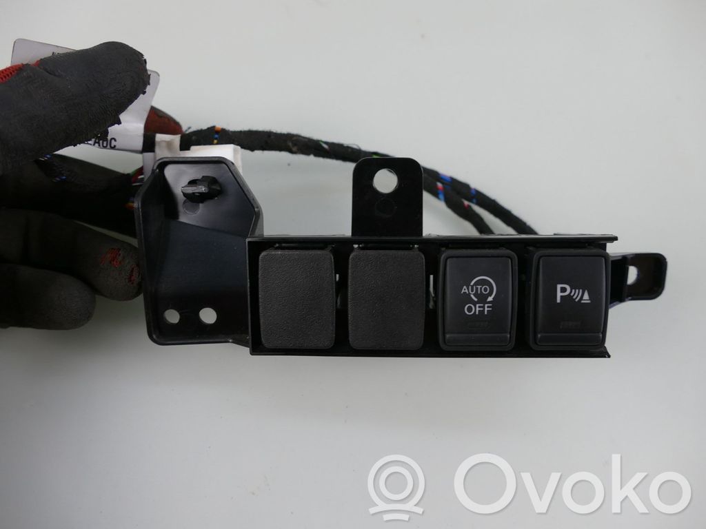 Multifunctional control switch/knob