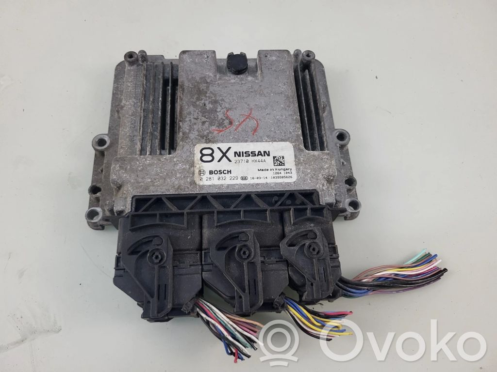 Nissan X-Trail T32 Engine control unit/module 