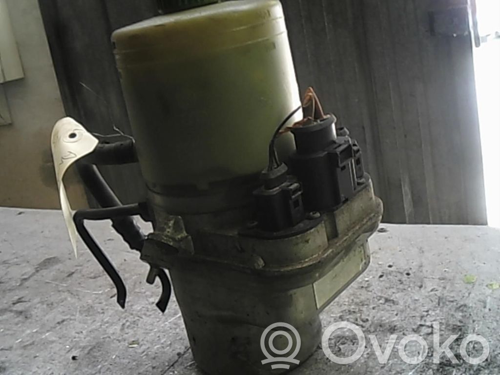 Ohjaustehostimen pumppu   8Z0423156R