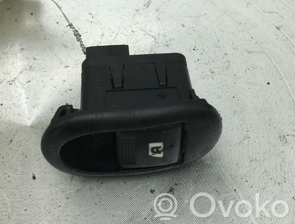 Citroen C3 Electric window control switch 