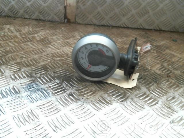 Peugeot 107 Tachometer 