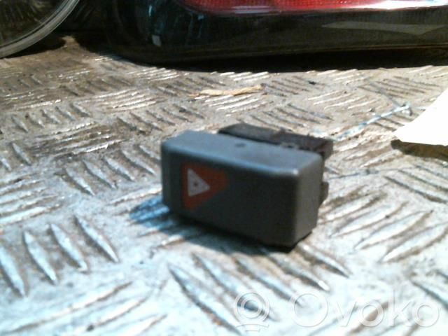 Renault Clio I Hazard light switch 