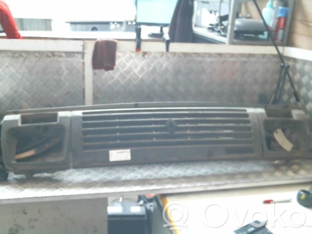 Renault Express Front grill 
