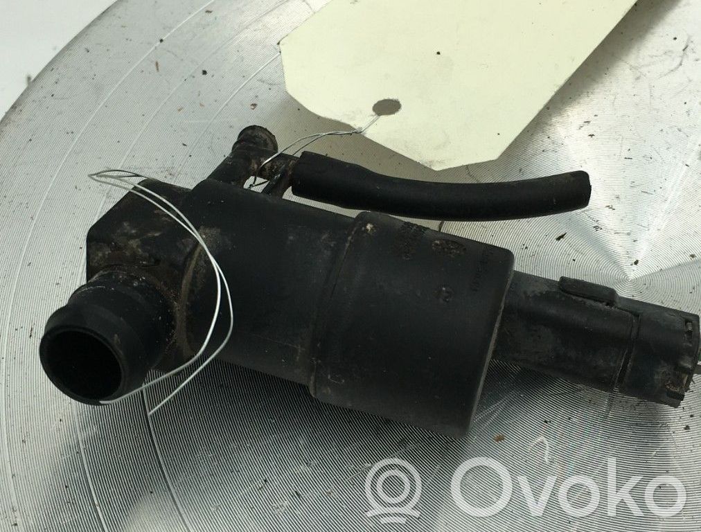 Renault Kangoo II Windscreen/windshield washer pump 