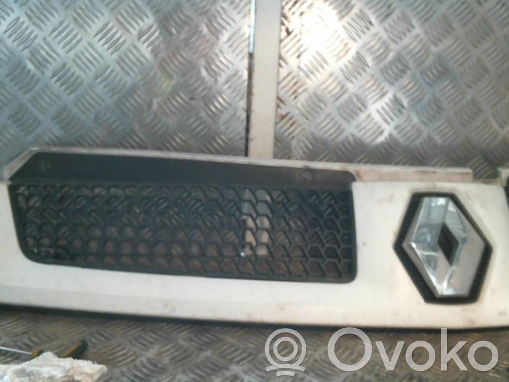Renault Master II Front grill 