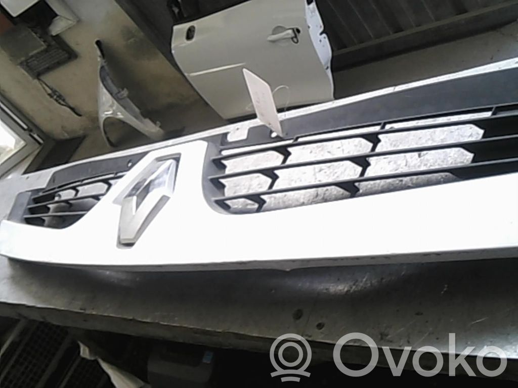 Renault Master II Front grill 