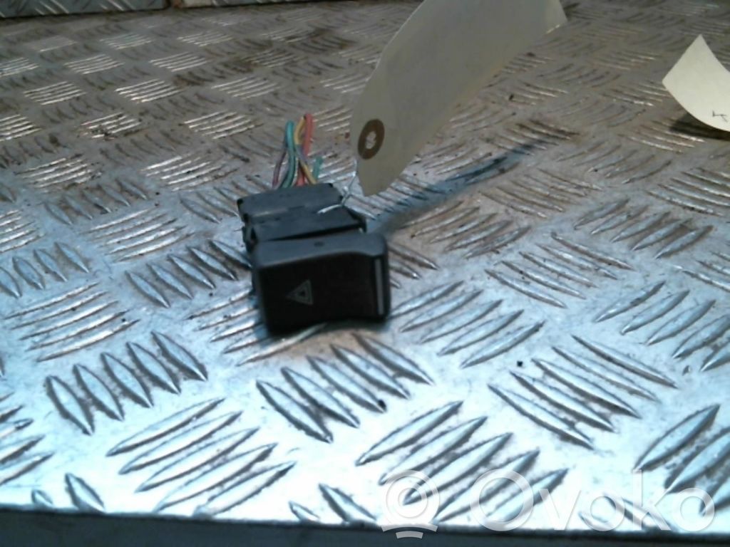 Renault Super R5 Botón interruptor de luz de peligro 