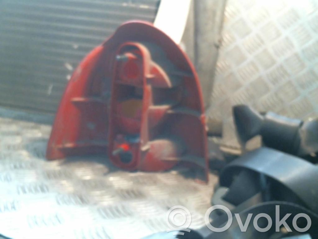 Renault Twingo I Aizmugurējais lukturis virsbūvē 