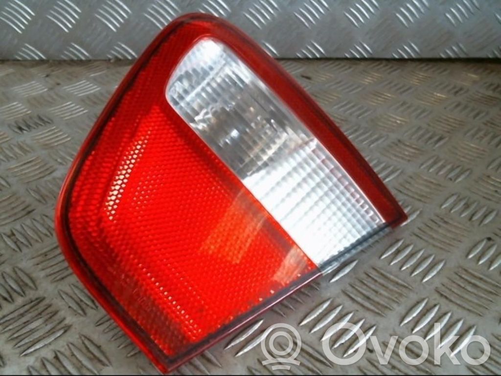 Seat Cordoba (6K) Lampy tylnej klapy bagażnika 